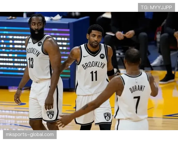 比尔·拉塞尔防守主导力对比现代内线效率明显提升球队稳固性