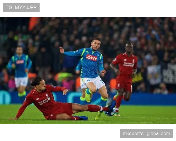 铲球规则中的合法判罚标准与裁判注意要点解析