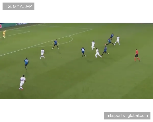 门将规则：禁区内手球与回传球处理标准解析